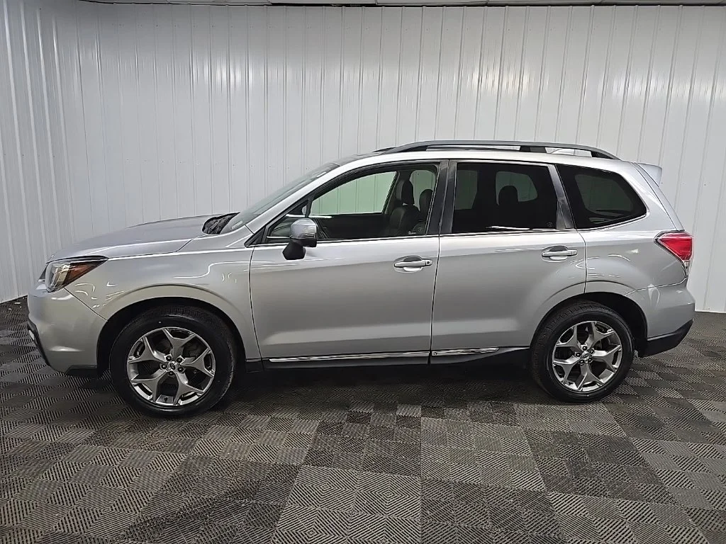 Used 2017 Ice Silver Metallic Subaru 2.5i Touring image 5