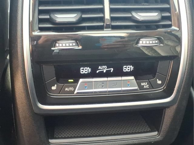 Used 2025  BMW xDrive40i image 20