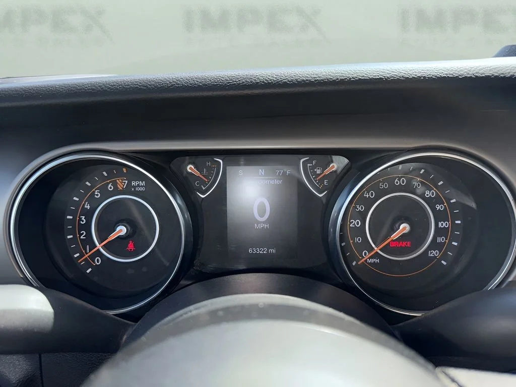 Used 2020  Jeep Sport image 22
