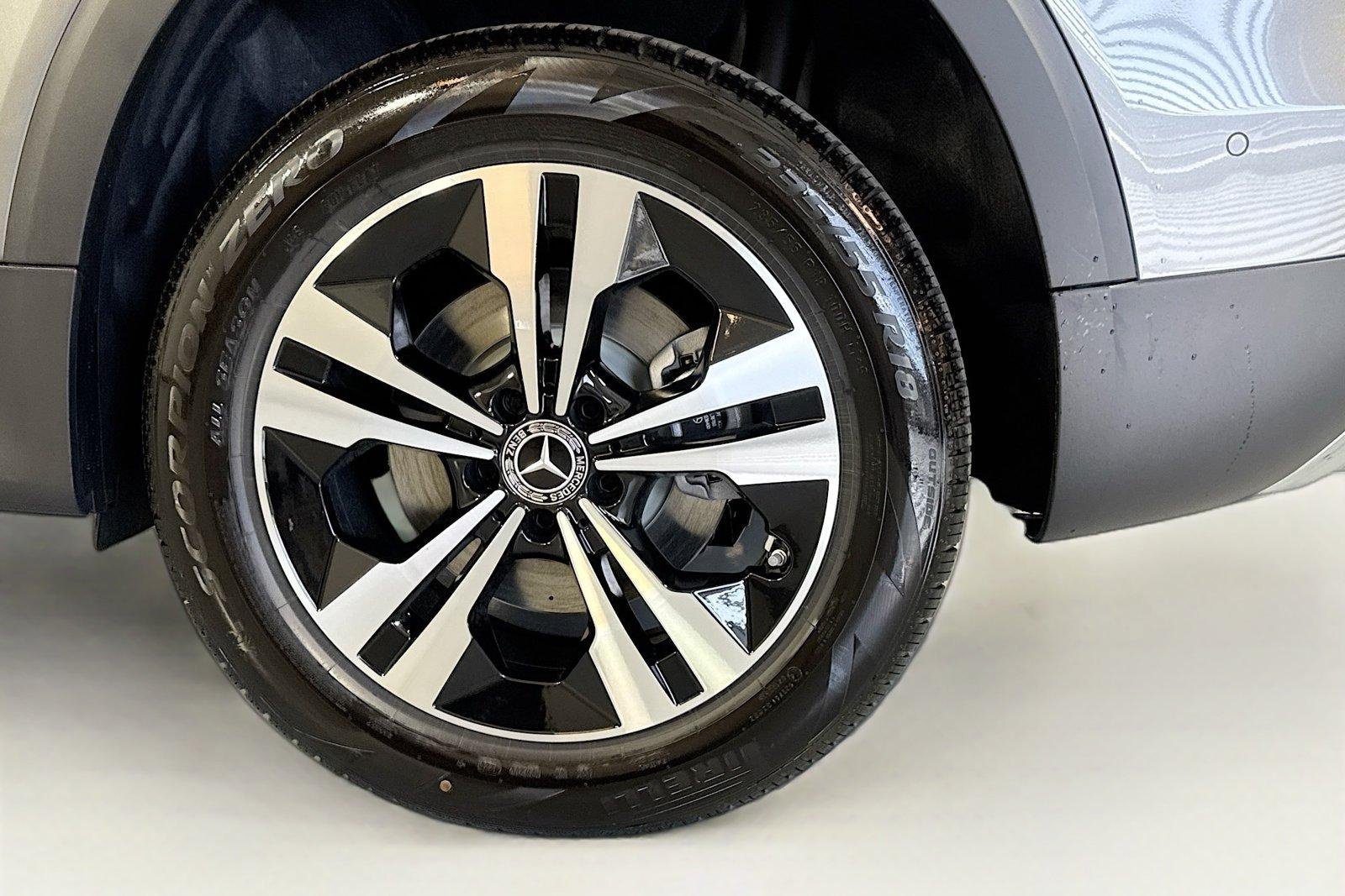 New 2026 Mountain Grey Metallic Mercedes-Benz GLB 250 image 29