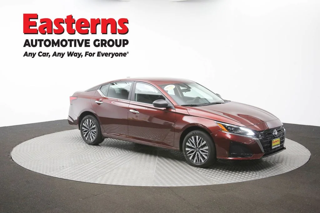 Used 2025 Red Nissan 2.5 SV image 44