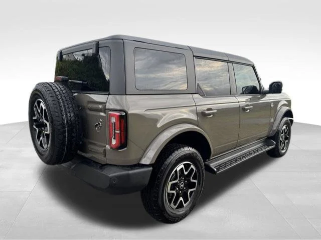 Used 2025 Gray Ford Outer Banks image 8