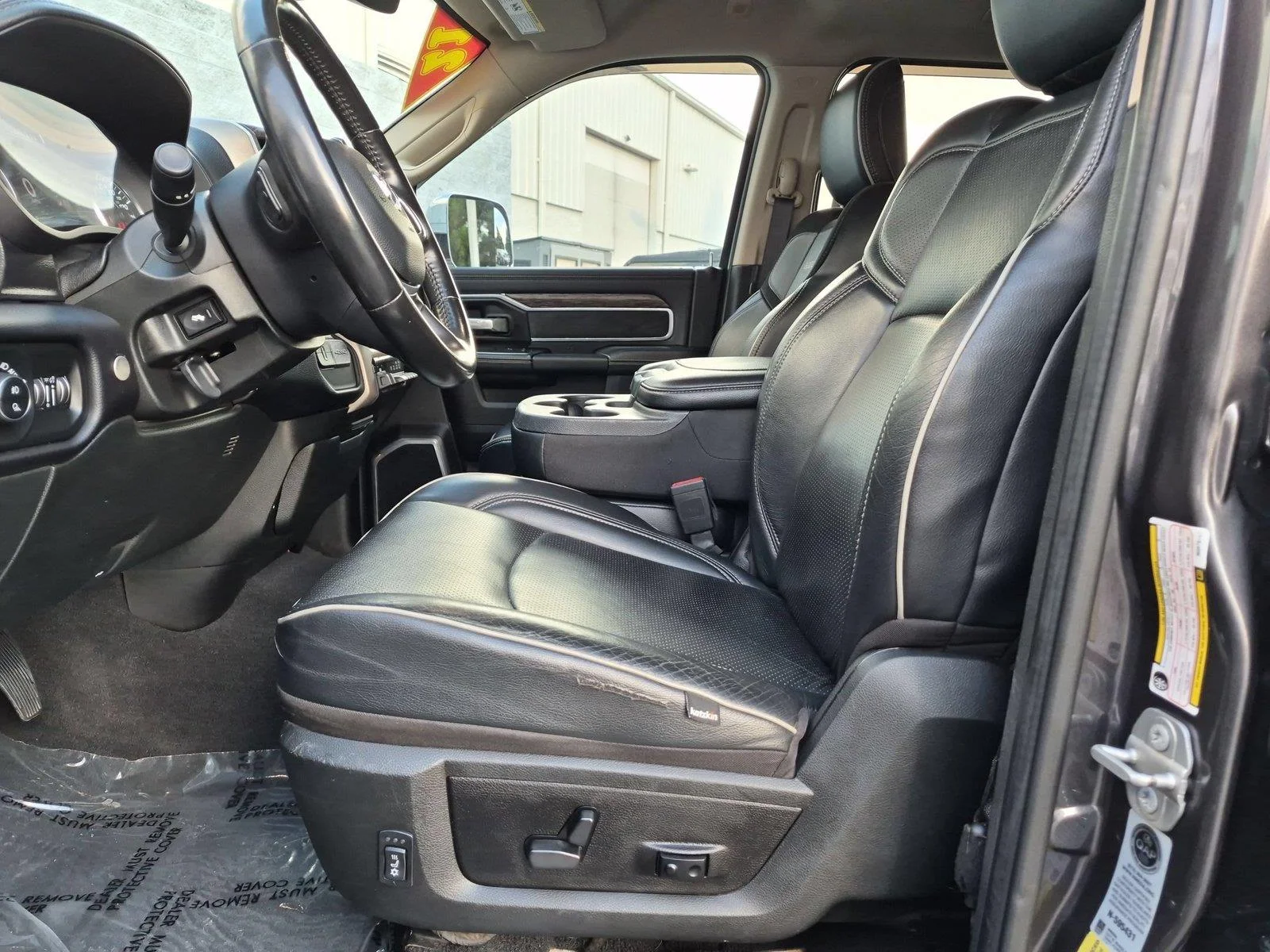 Used 2021 Granite Crystal Metallic Clearcoat Ram Laramie image 17