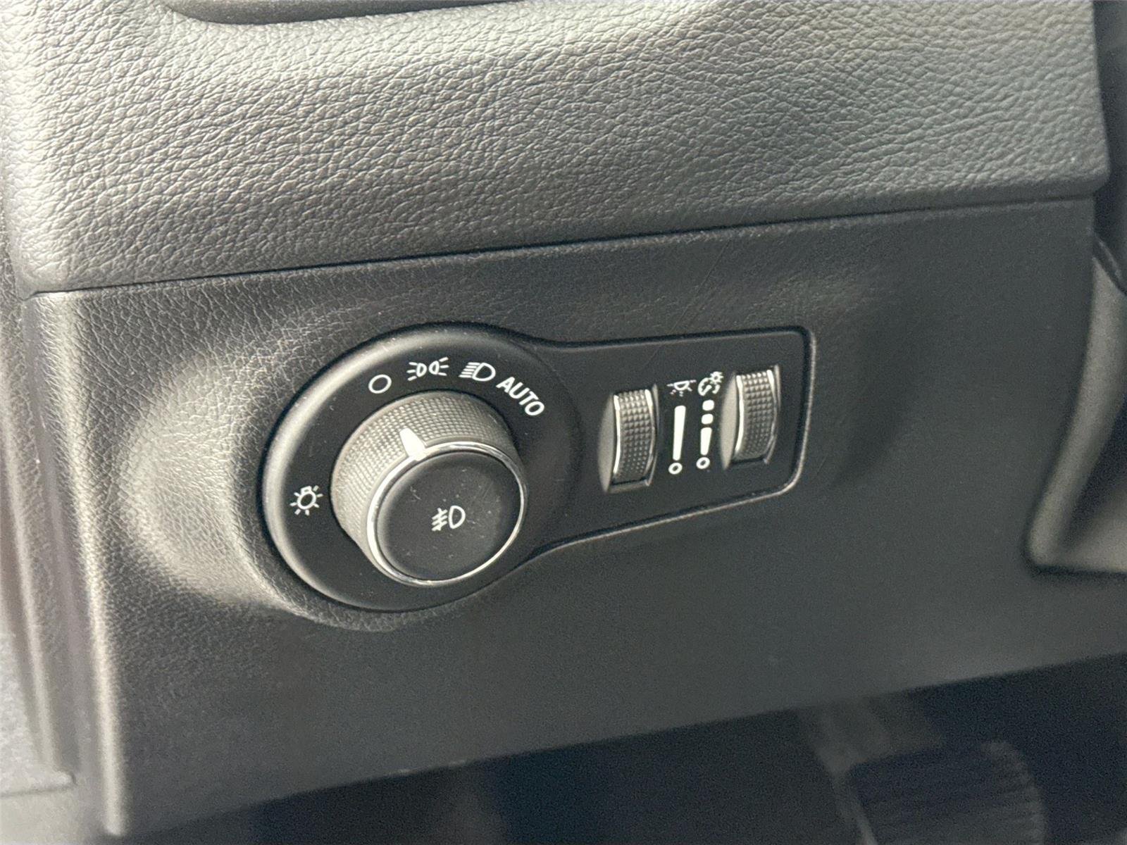 Used 2021 Velvet Red Pearlcoat Jeep Trailhawk image 15