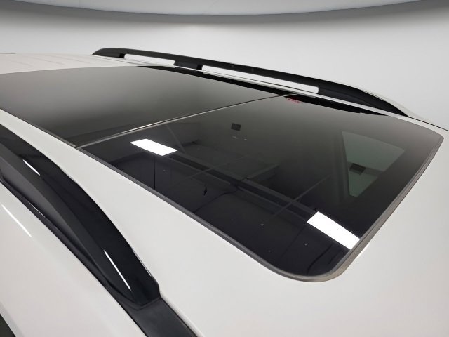Used 2025 Platinum White Pearl Honda Touring image 16