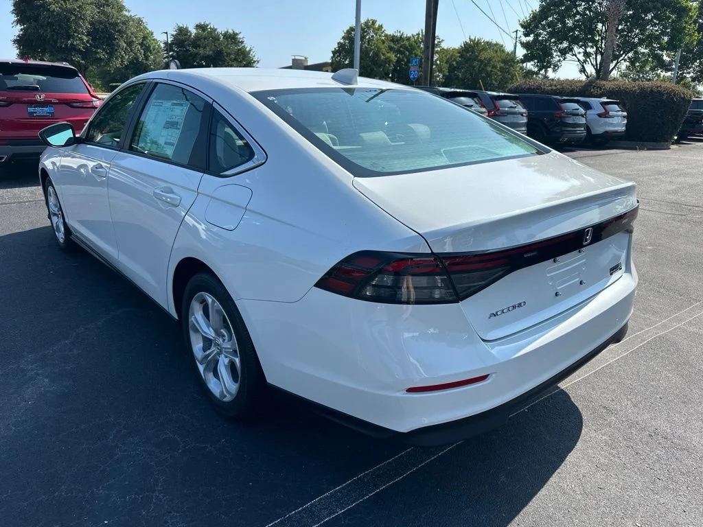 New 2026 Platinum White Pearl Honda LX image 5