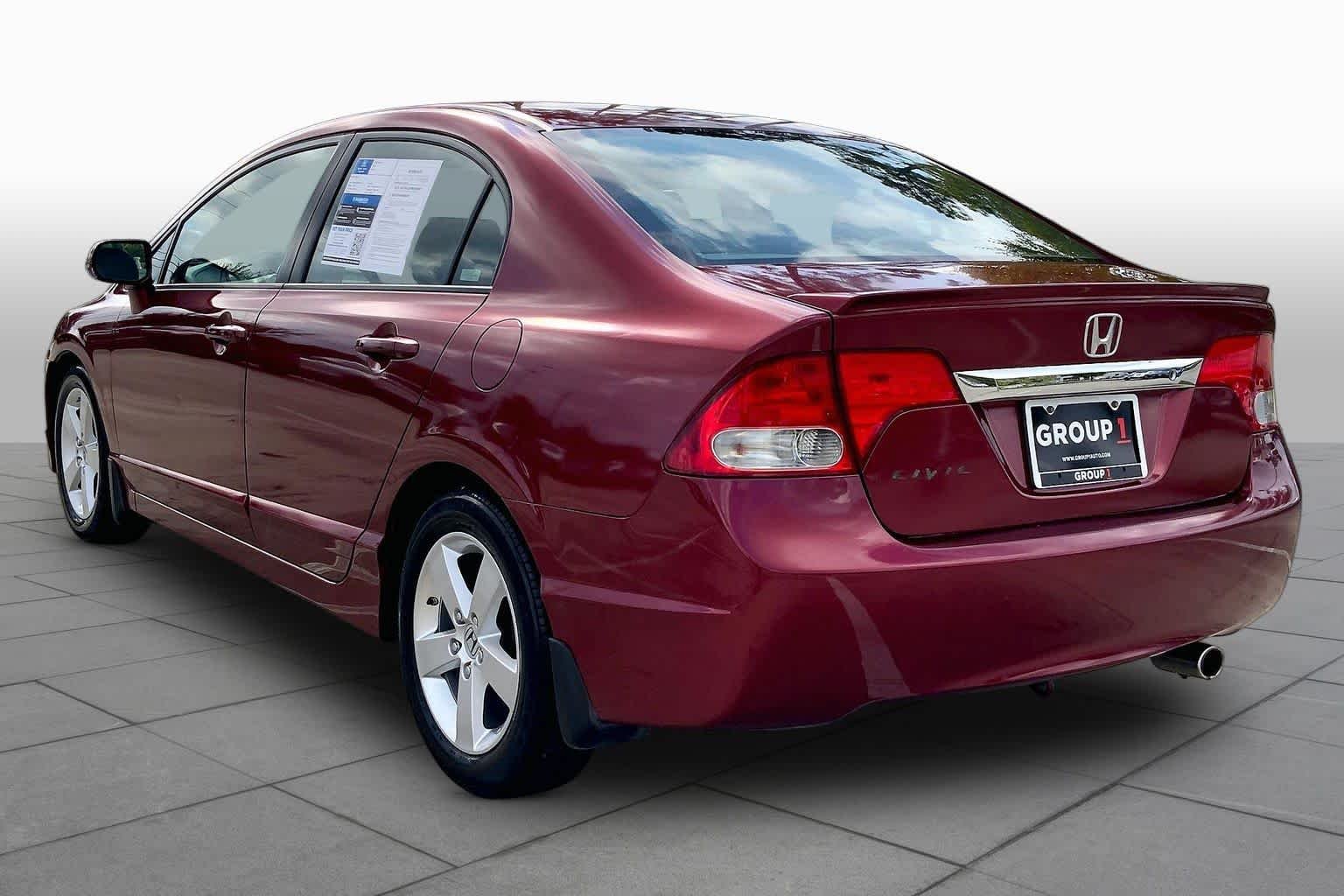 Used 2009 Tango Red Pearl Honda LX-S image 11