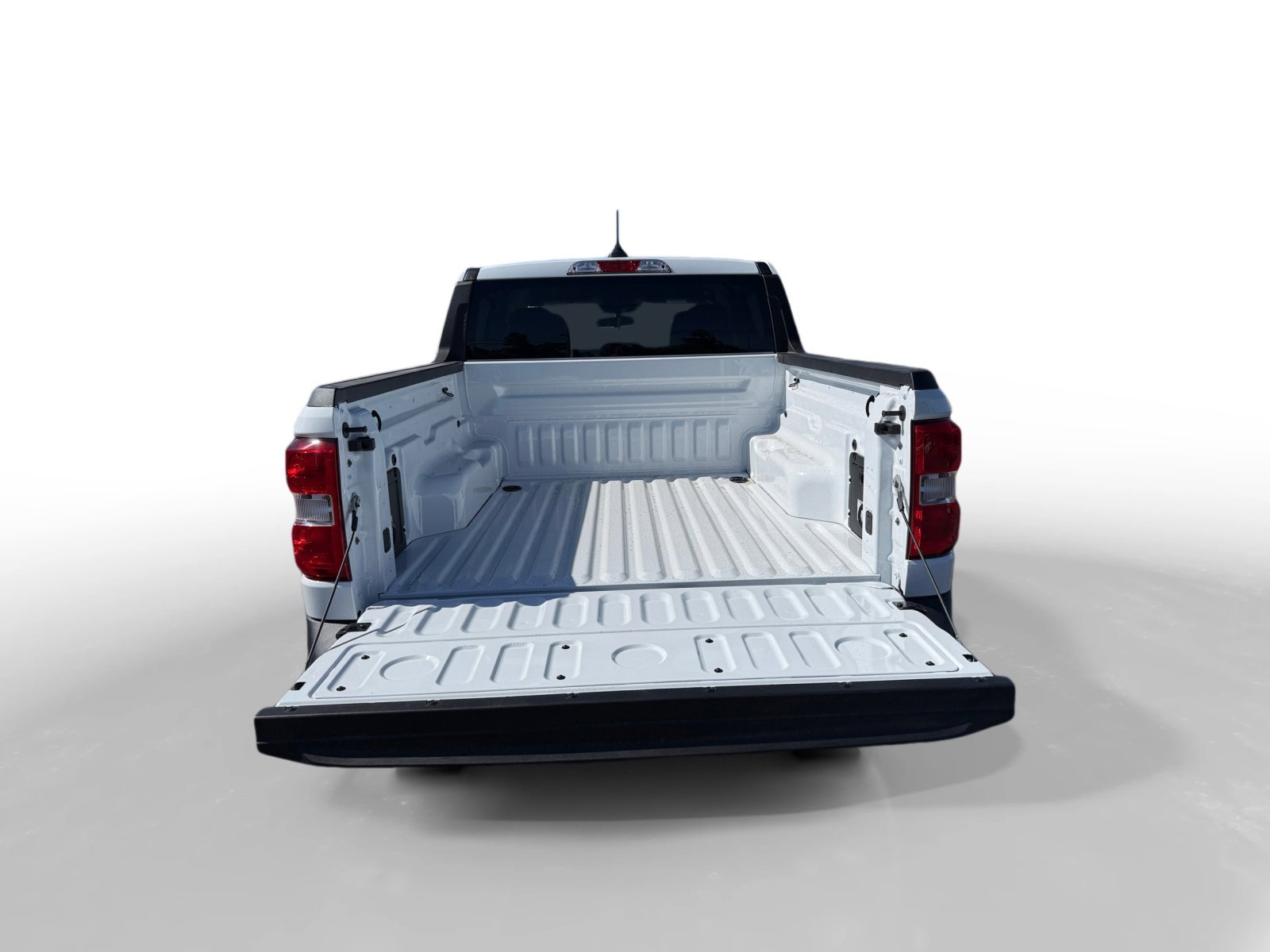 New 2026 Oxford White Ford XLT image 17