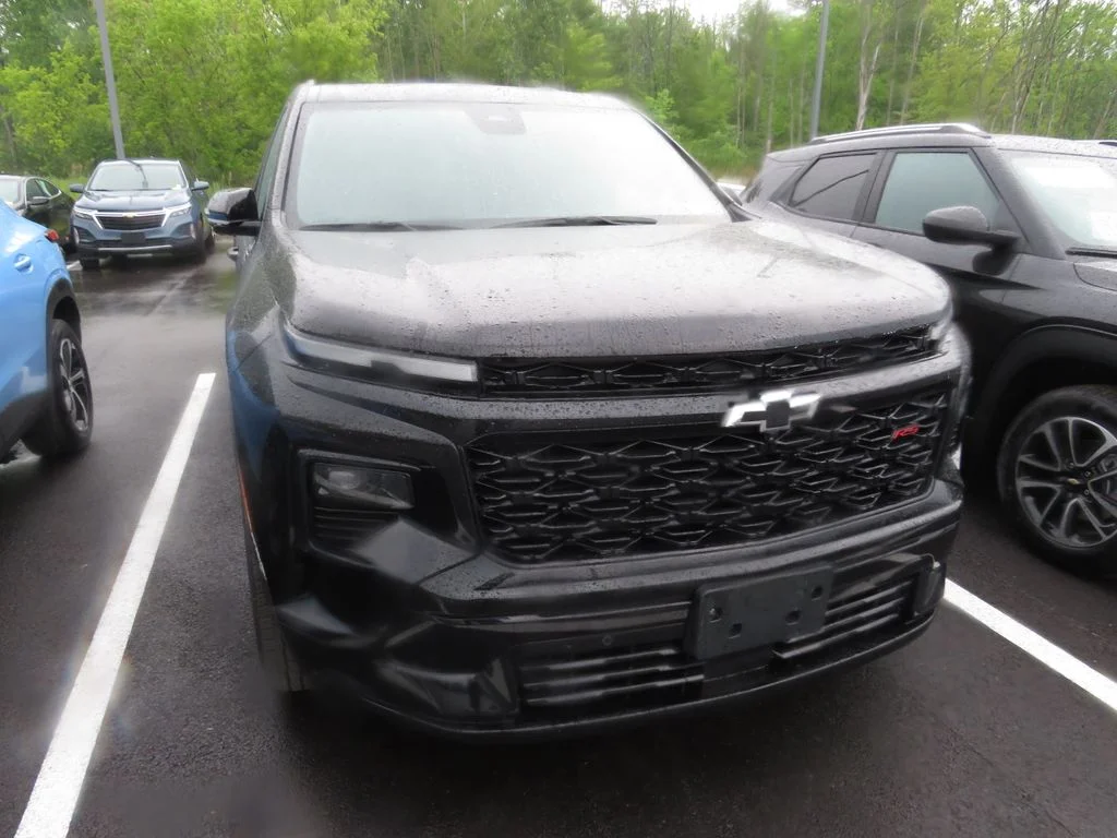 Used 2025 Black Chevrolet RS image 3