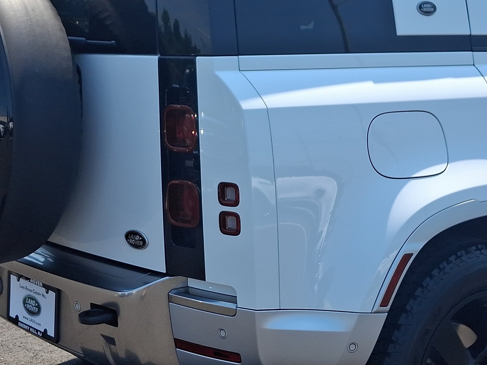 Certified Used 2023 Fuji White   1Aa Land Rover S image 16