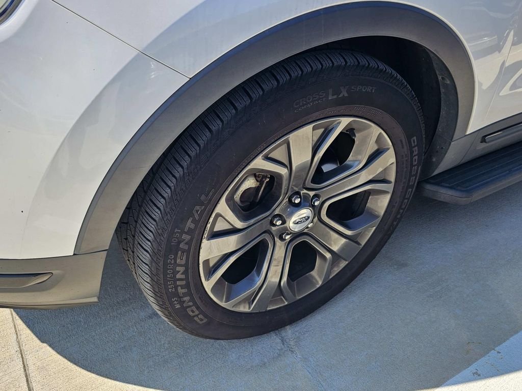Used 2018 White Ford Sport image 9