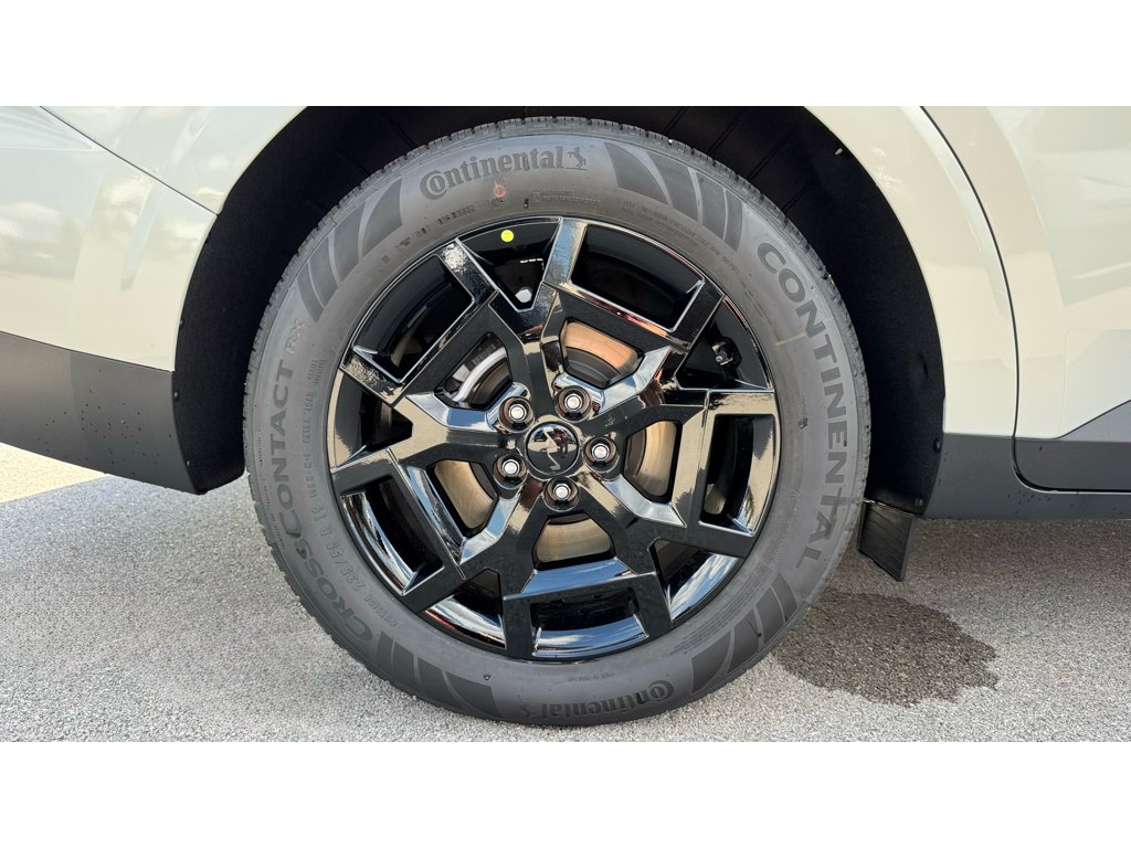 New 2027 Ivory Silver Kia SX image 31