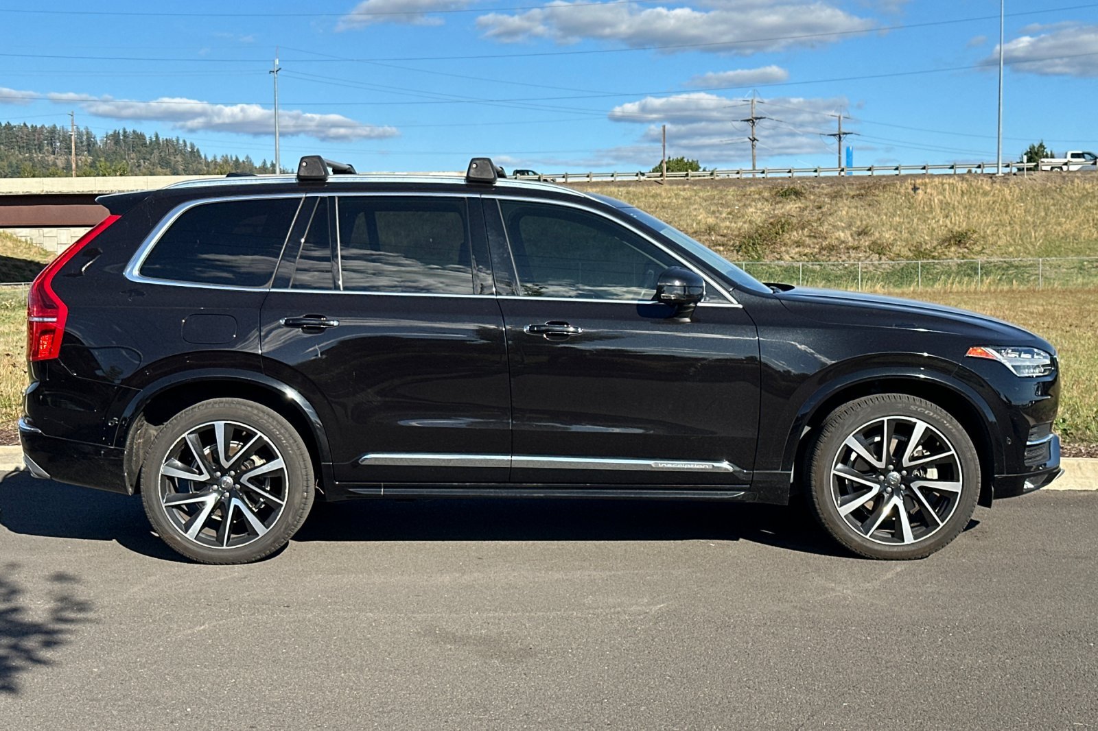 Used 2018 Black Volvo T6 Inscription image 2