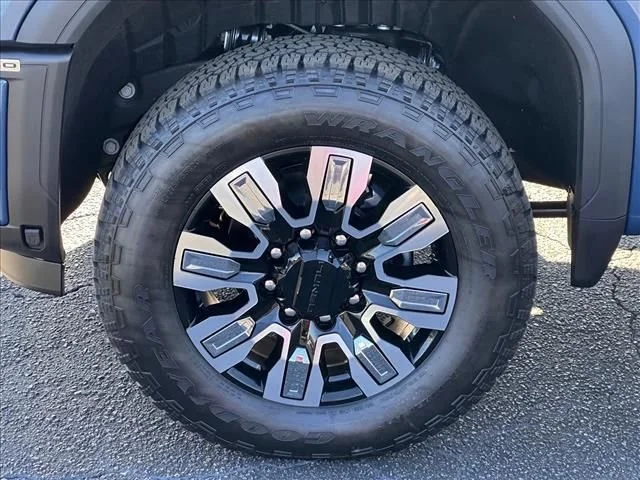 2026 GMC Sierra 2500HD Denali - Photo 14
