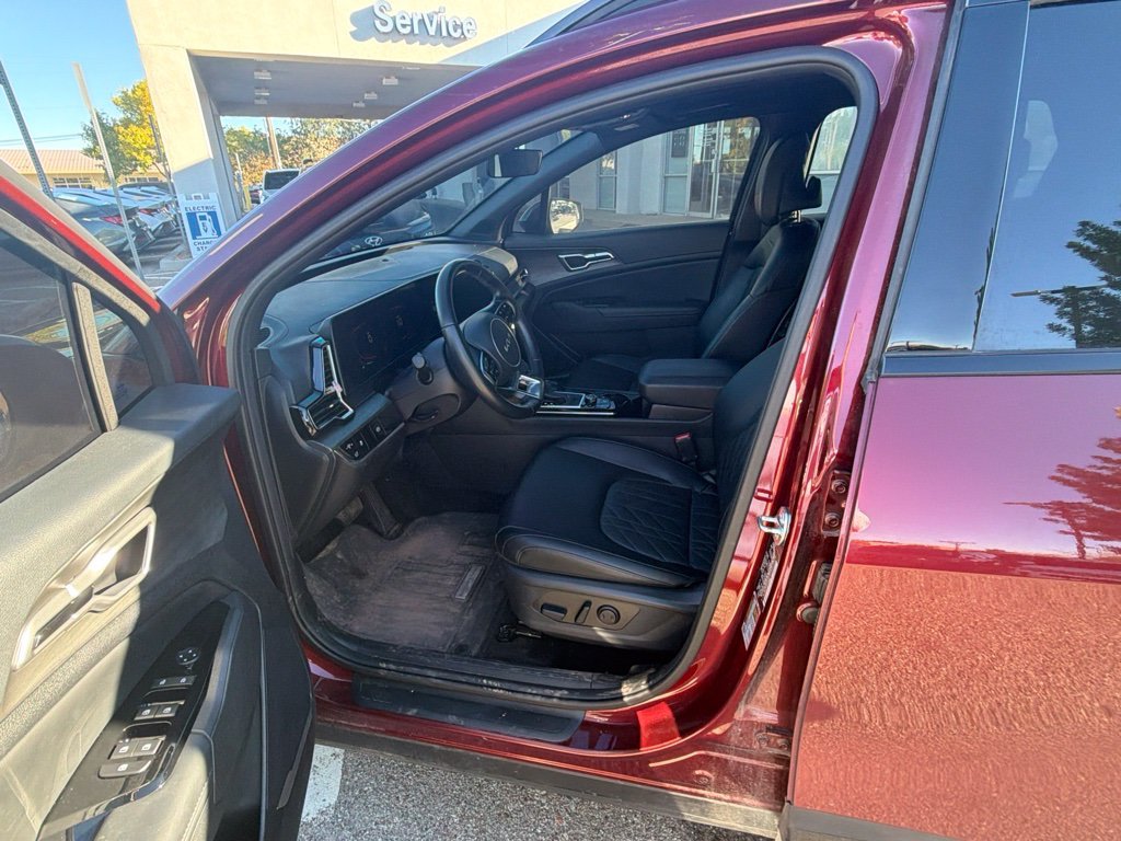 Used 2025 Red Kia X-Line image 13