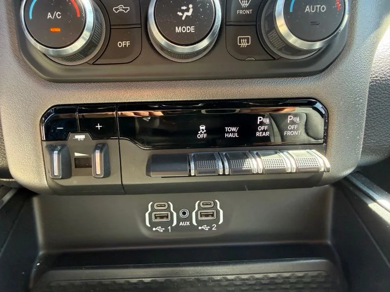 Used 2022 White Ram Laramie image 11