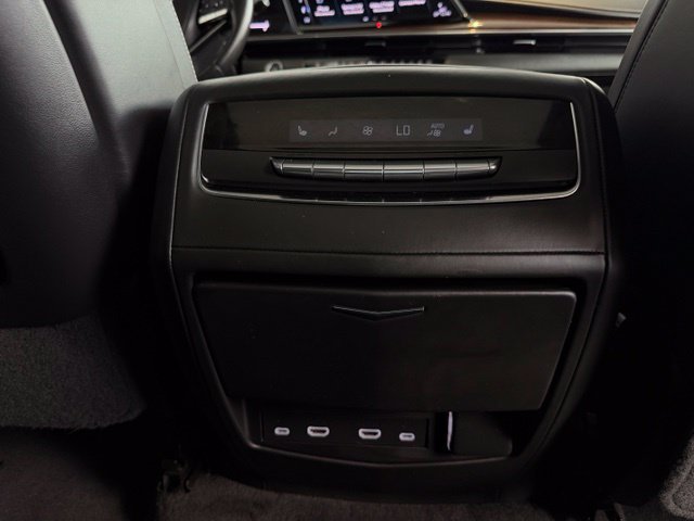 Used 2023 White Cadillac Premium Luxury Platinum image 31
