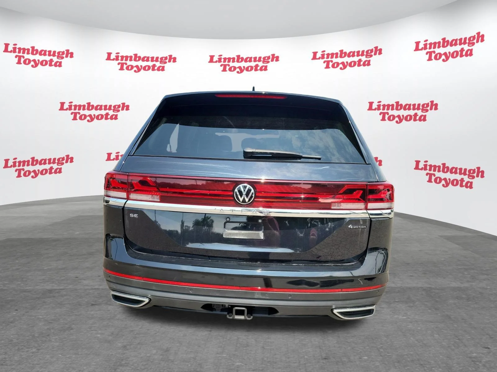 Used 2025 Black Volkswagen 2.0T SE w/Technology image 25