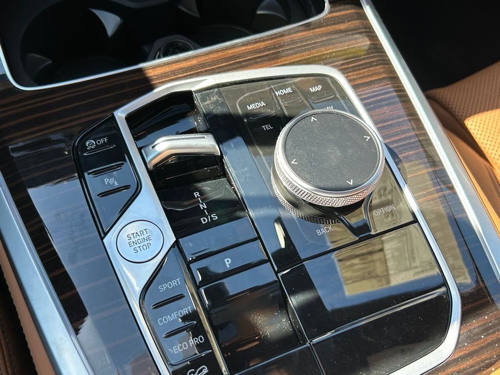 New 2026 Dravit Grey Metallic BMW xDrive40i image 28
