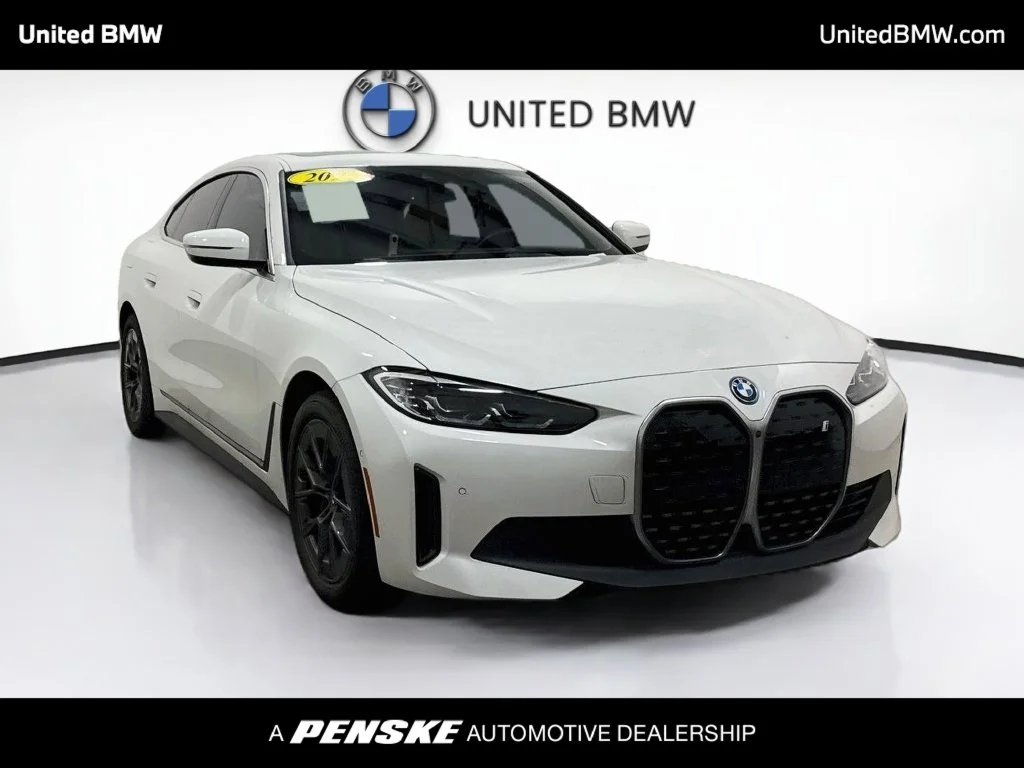 Certified Used 2023 Alpine White BMW eDrive35 image 3