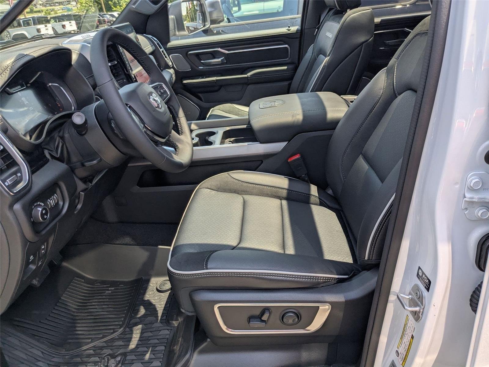 2026 RAM 1500 Laramie - Photo 8