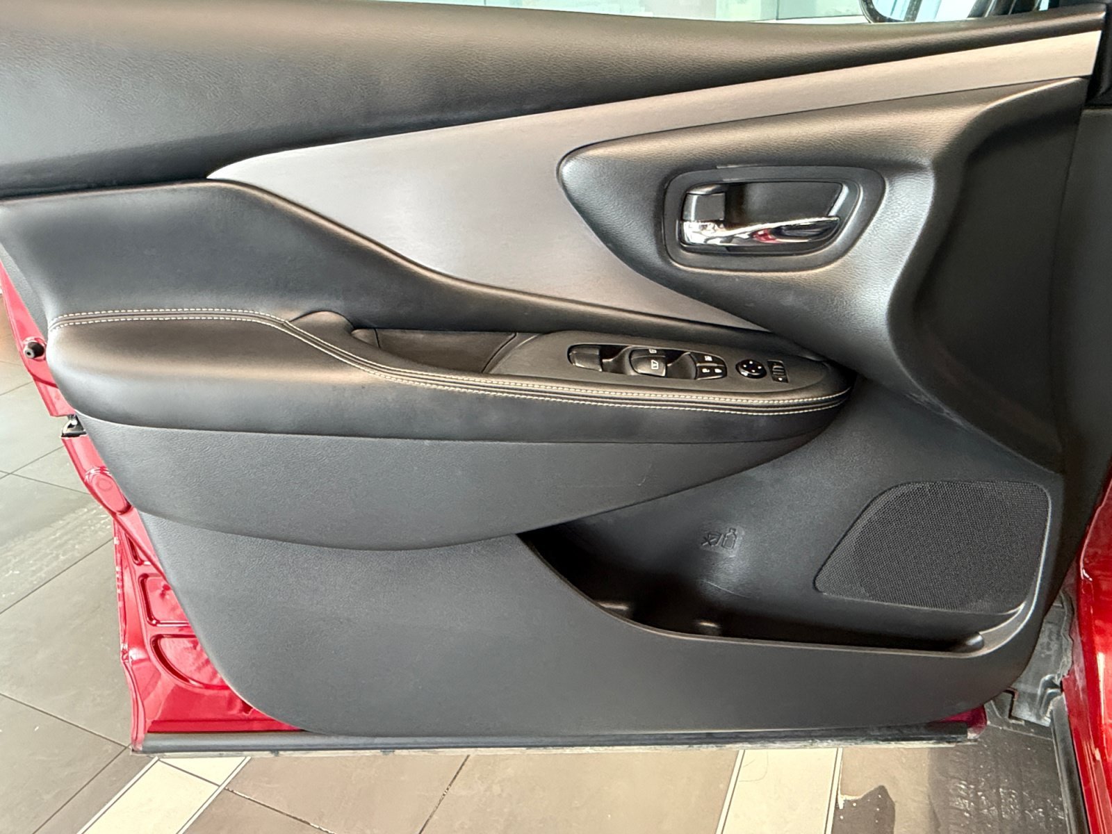 Used 2024 Scarlet Ember Tintcoat Nissan SV image 27