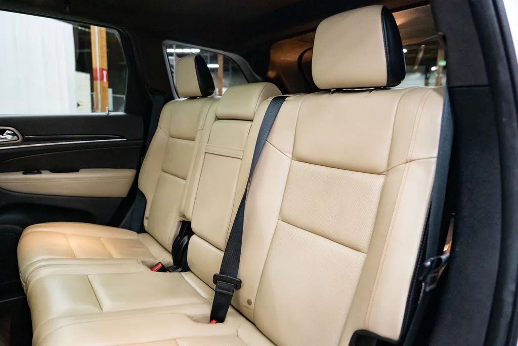 Used 2016 White Jeep Limited image 27
