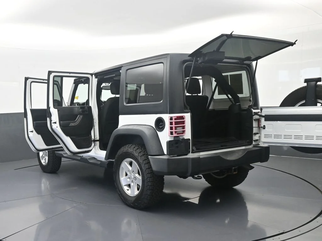 Used 2018 Bright White Clearcoat Jeep Unlimited Sport image 70