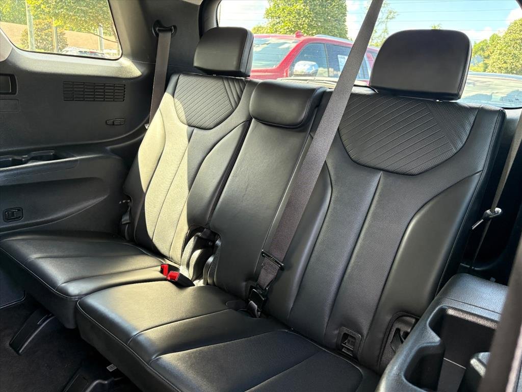 Certified Used 2024 Abyss Black Pearl Hyundai SEL 7 Passenger image 18