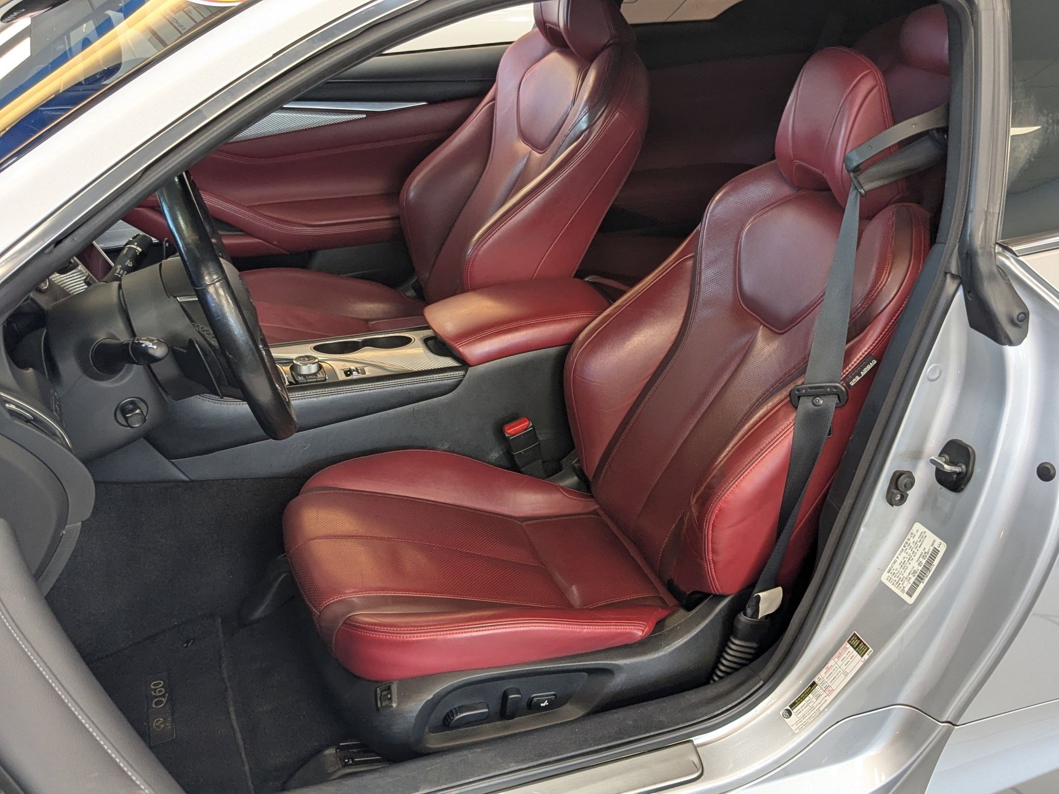 Used 2018 Liquid Platinum INFINITI RED SPORT 400 image 8