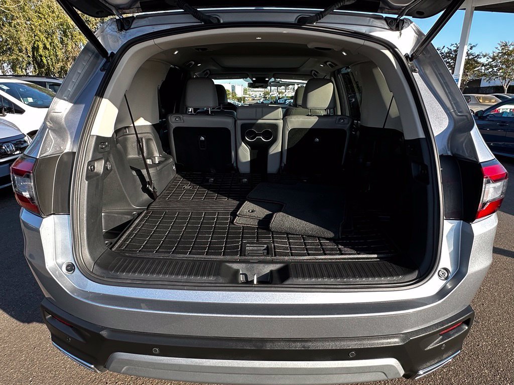 Used 2025 Lunar Silver Metallic Honda Touring image 16