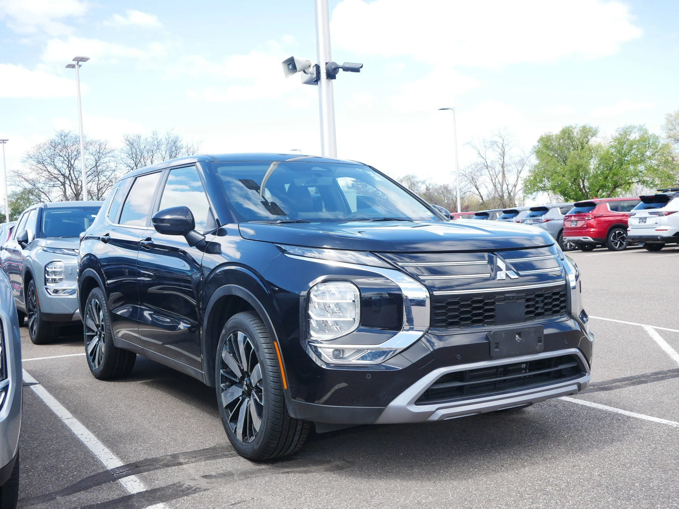 2025 Mitsubishi Outlander SE S-AWC's photo