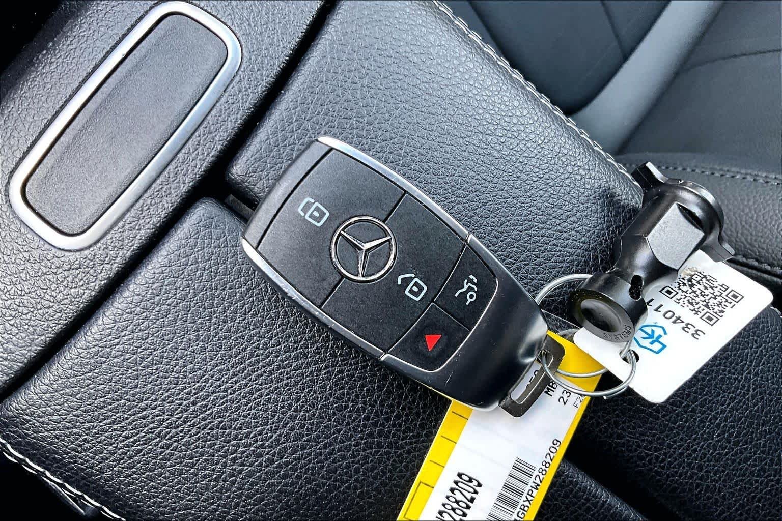 Used 2023 Night Black Mercedes-Benz GLB 250 image 15
