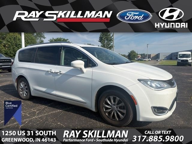 2018 Chrysler Pacifica Touring L's photo