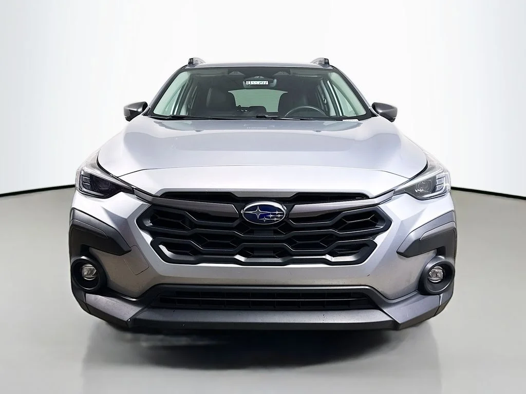 Used 2024 Ice Silver Metallic Subaru Limited image 2