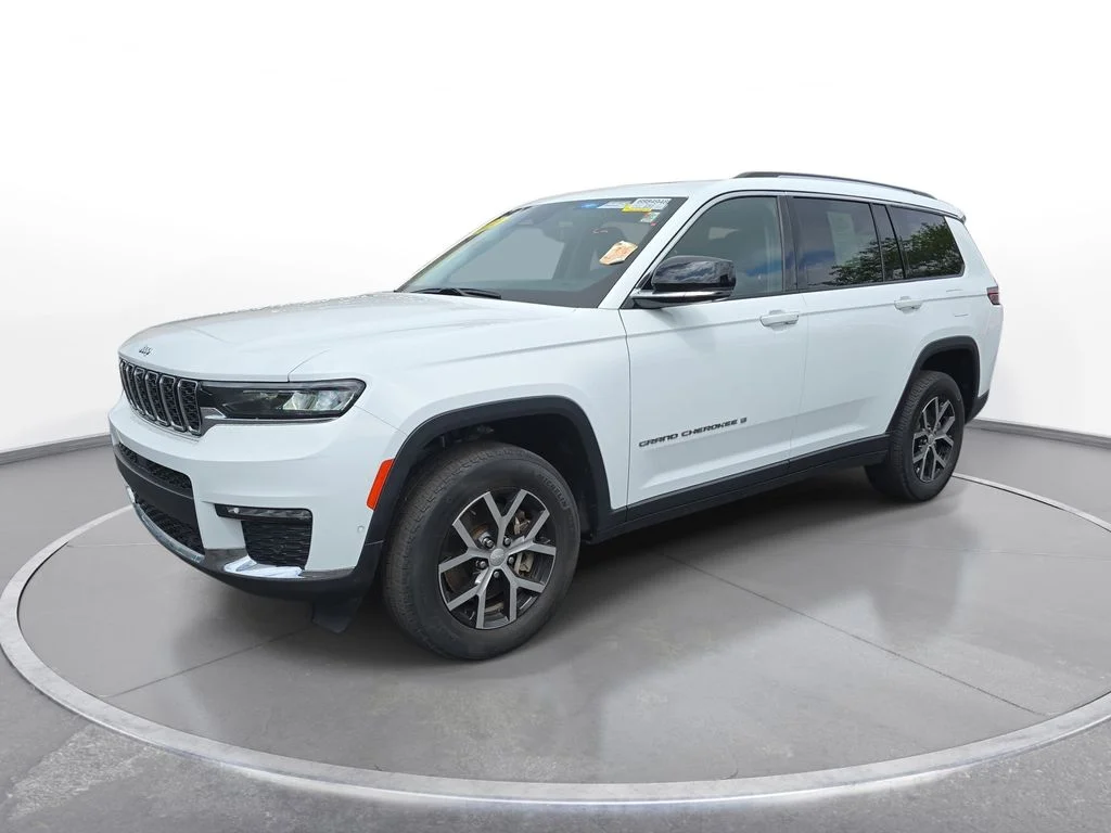 Used 2023 White Jeep Limited image 1