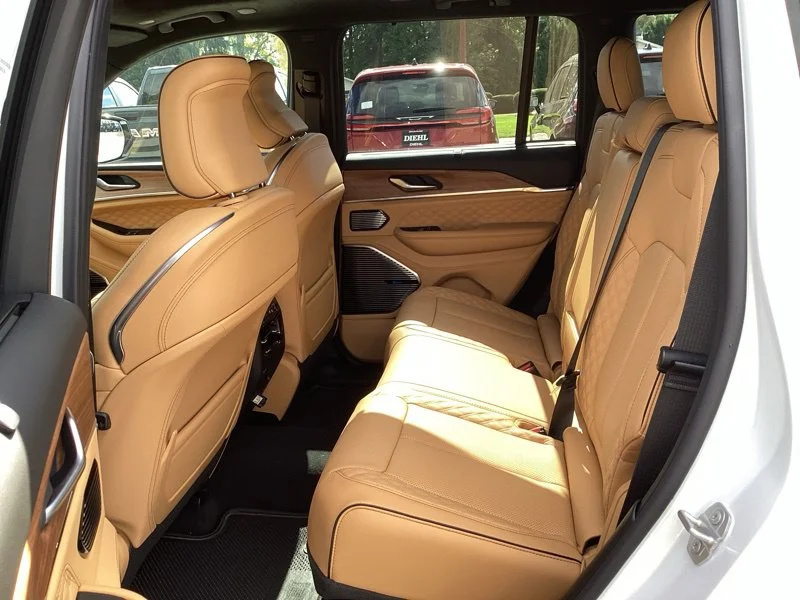 New 2027 Bright White Clearcoat Jeep Summit image 20
