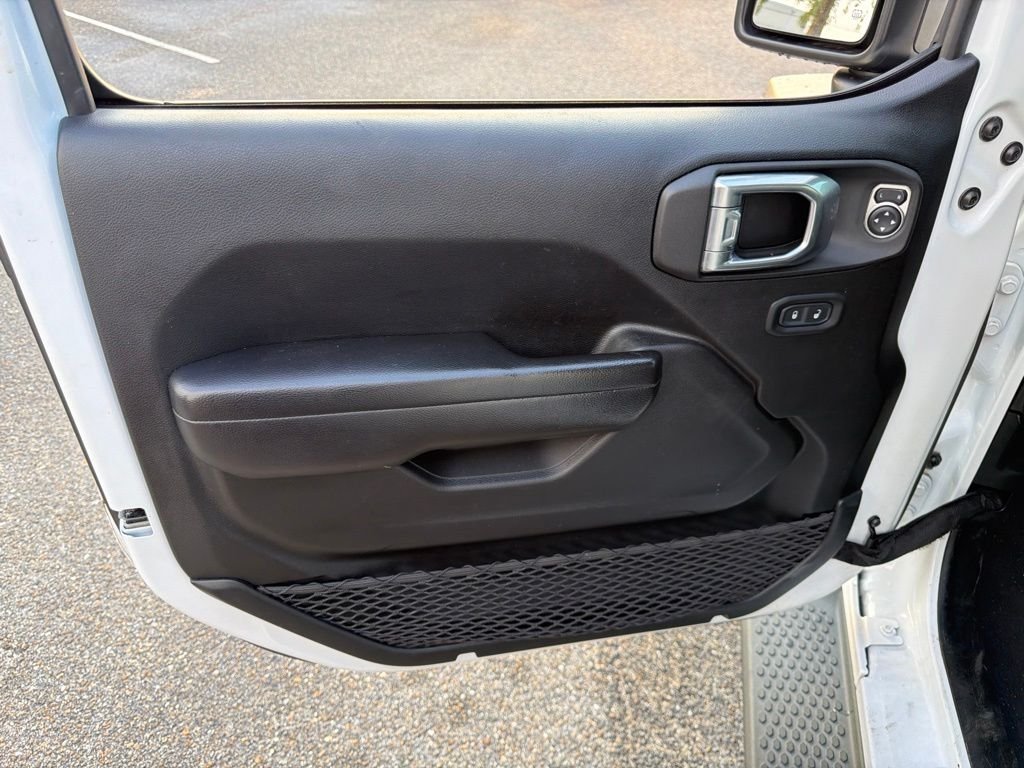 Used 2021 White Jeep Unlimited Sport image 17