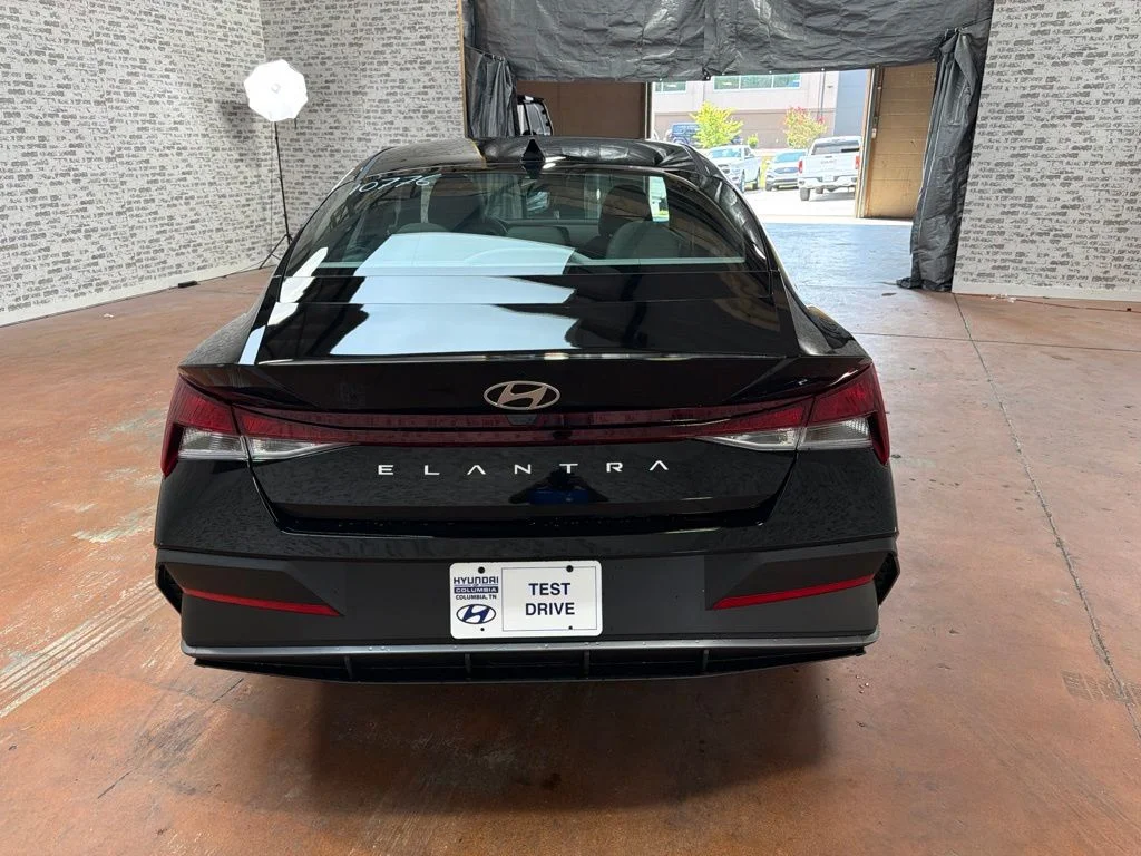 New 2026 Abyss Black Hyundai SE image 6