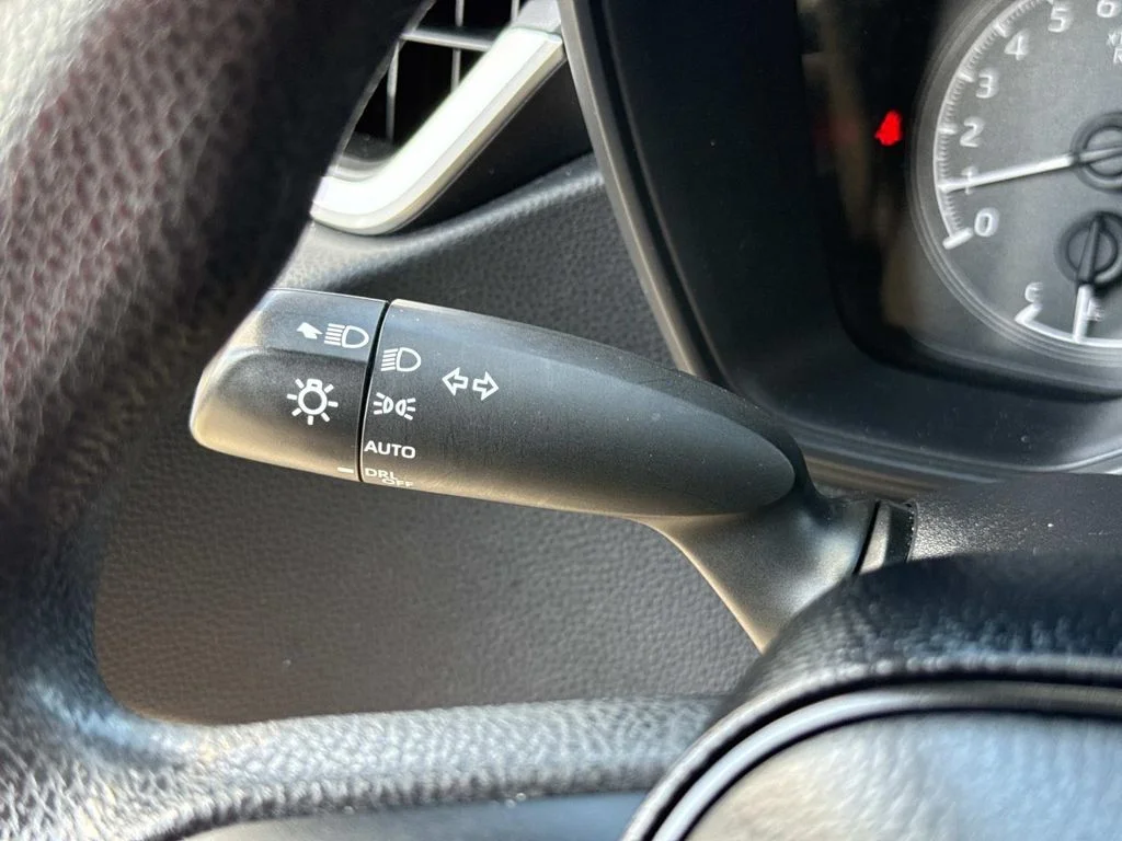 Used 2021 White Toyota LE image 37