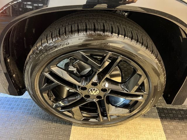 New 2026 Gray Volkswagen 2.0T SE R-Line Black image 8