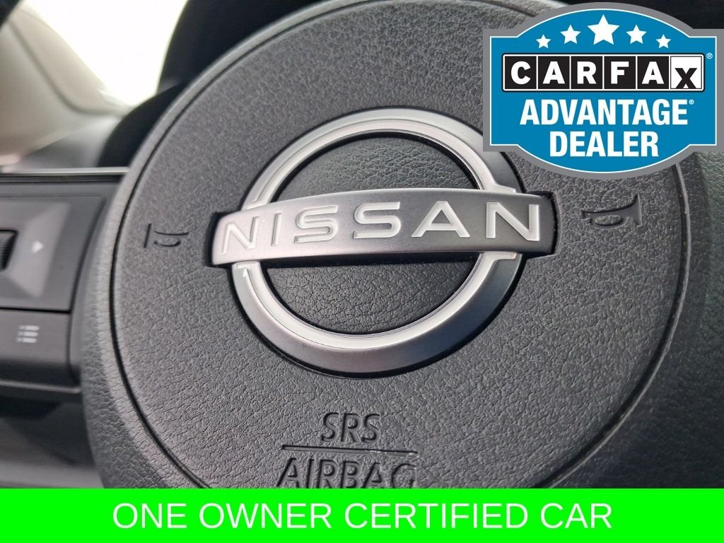 Used 2023 White Nissan Platinum image 27