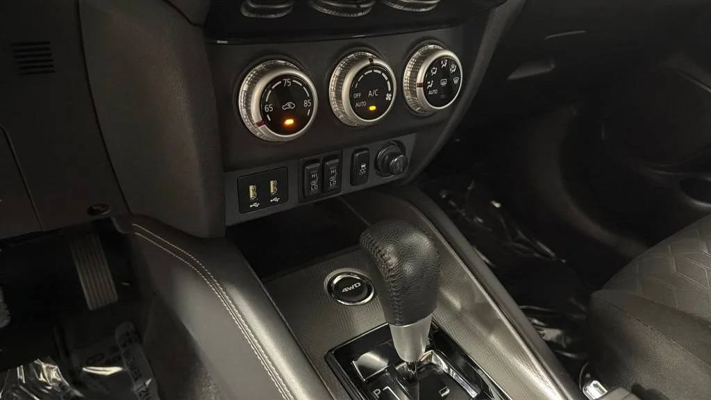 Used 2020  Mitsubishi ES 2.0 image 39