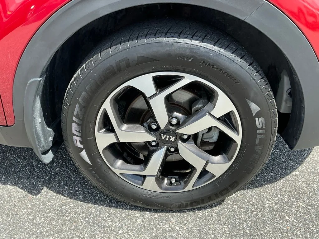 Used 2022 Red Kia LX image 21