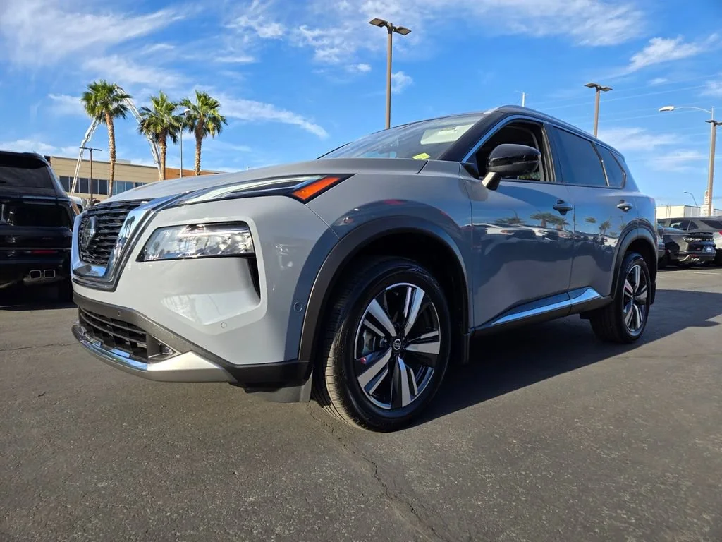 Used 2021 Boulder Gray Pear Nissan Platinum image 2