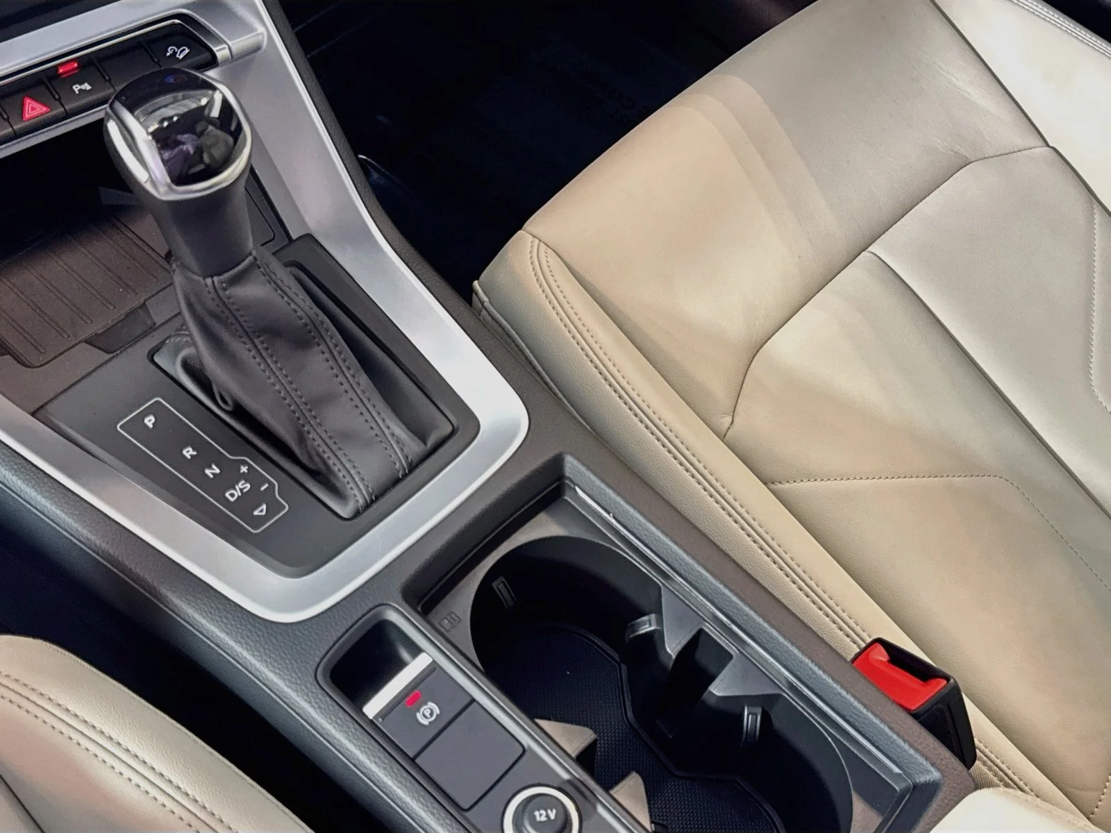 Used 2025 White Audi S line Premium image 16