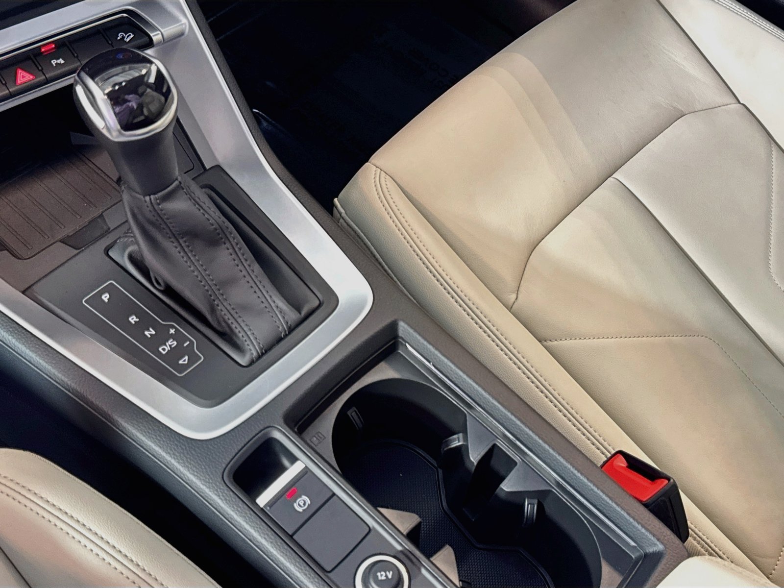 Used 2025 White Audi S line Premium image 16