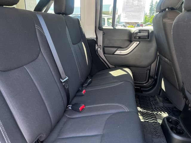 Used 2016 Gray Jeep Unlimited Rubicon image 27