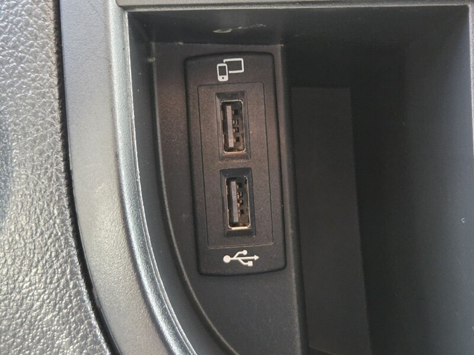 Used 2022 Arctic White Mercedes-Benz Metris image 34