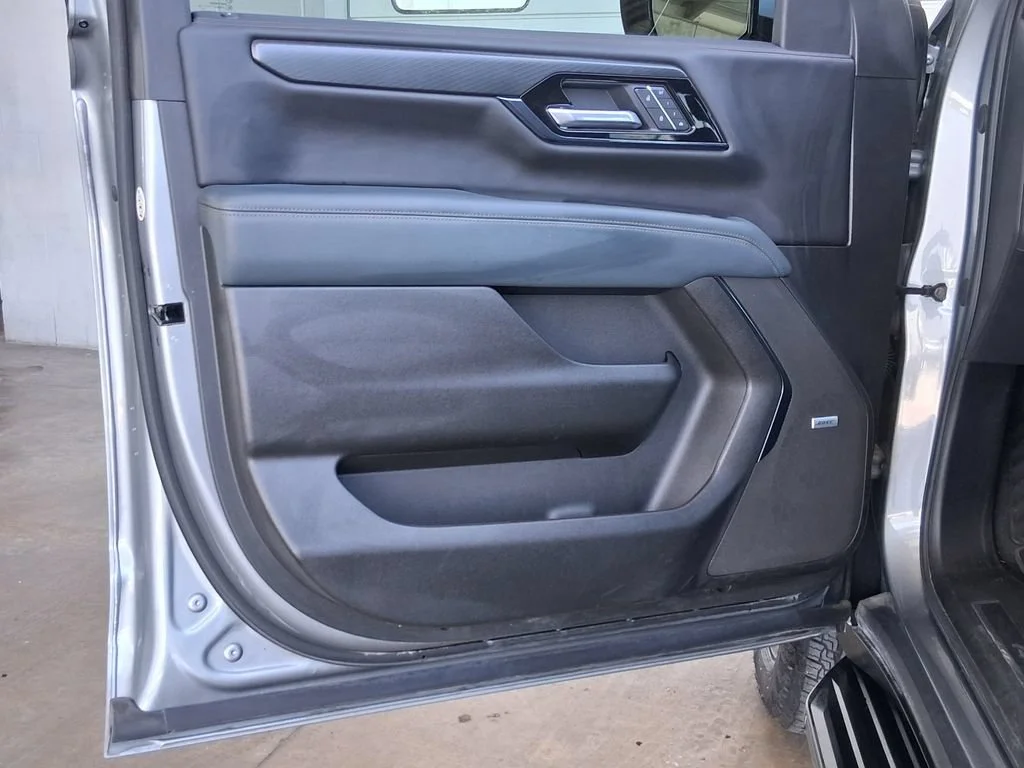 Used 2025 Sterling Metallic GMC AT4 image 16